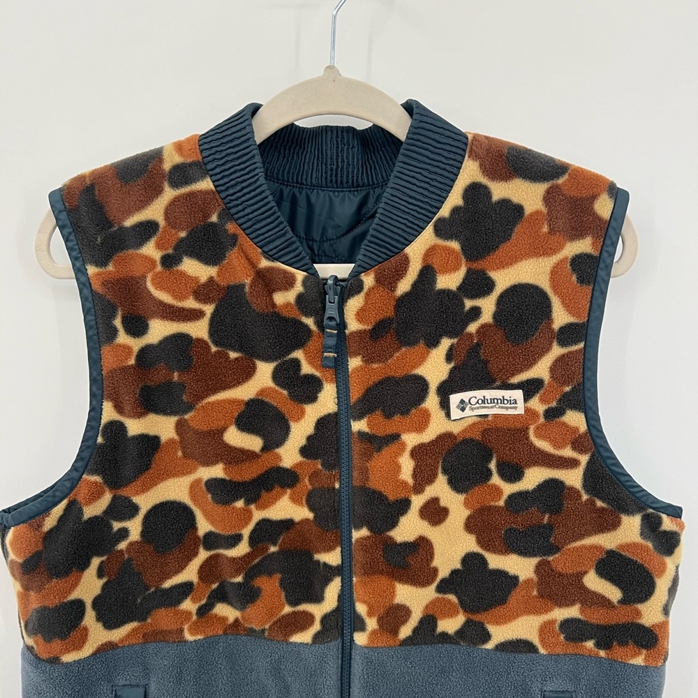 Columbia Reversible Camo Vest View 3